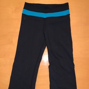 Lululemon Crop Size 2 with Teal waist band